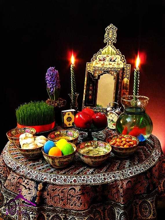 آينه و شمعدان در فرهنگ ایرانی نمادی از چيست؟
