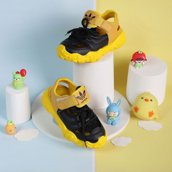 کفش تابستونی adidas